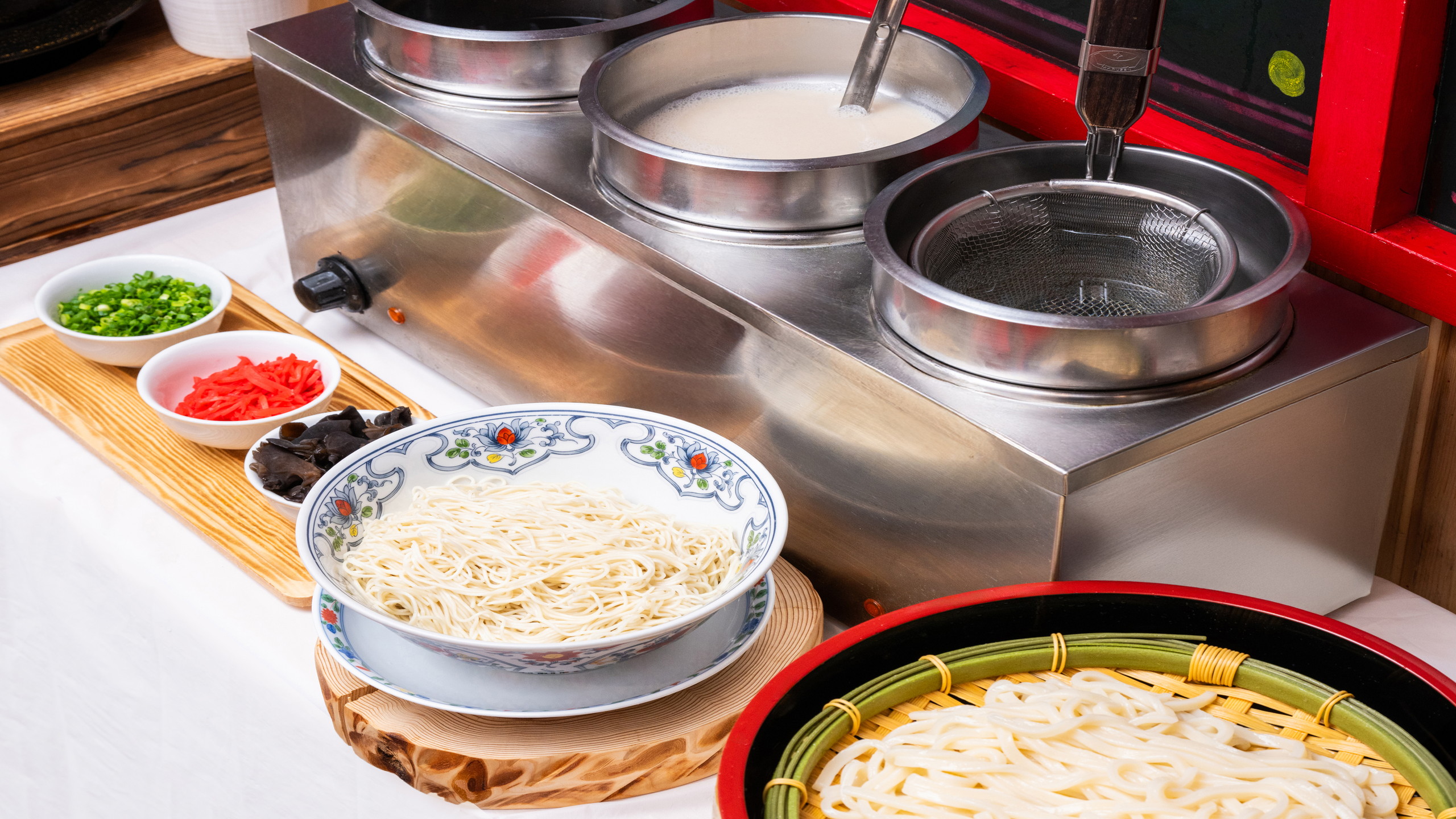 【和洋食ビュッフェ】　一人でも家族とでも自分自身のトッピングで楽しめる体験型コーナー