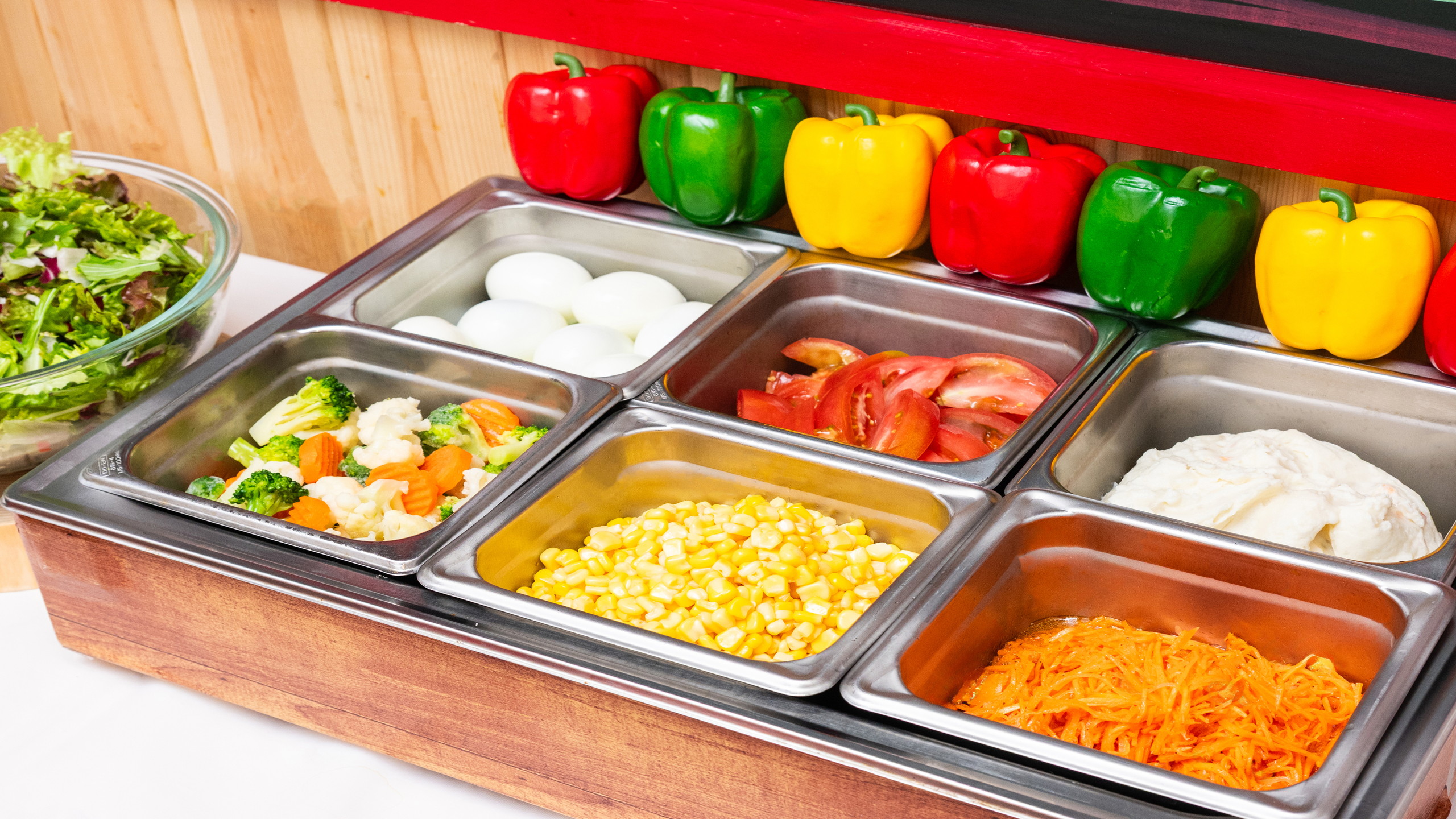 【和洋食ビュッフェ】　サラダコーナー