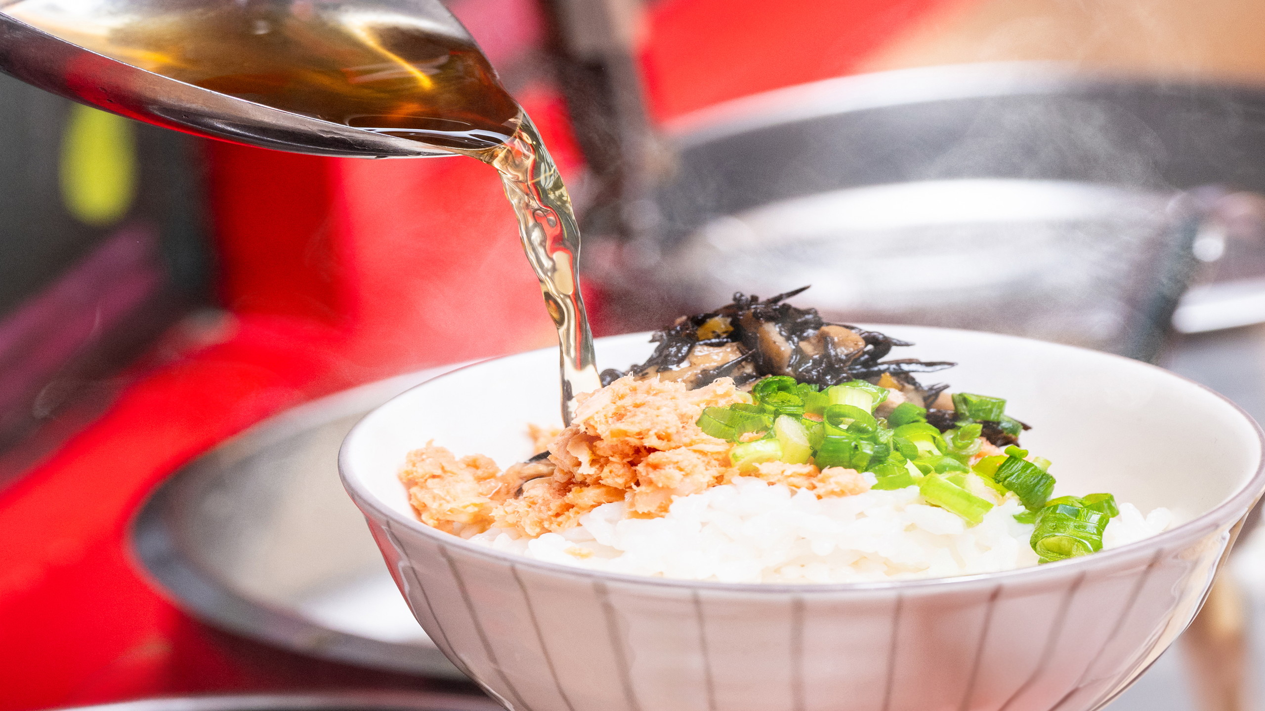 【和洋食ビュッフェ】　あたたかいお出しをかけて薬味とご一緒にお召し上がりください