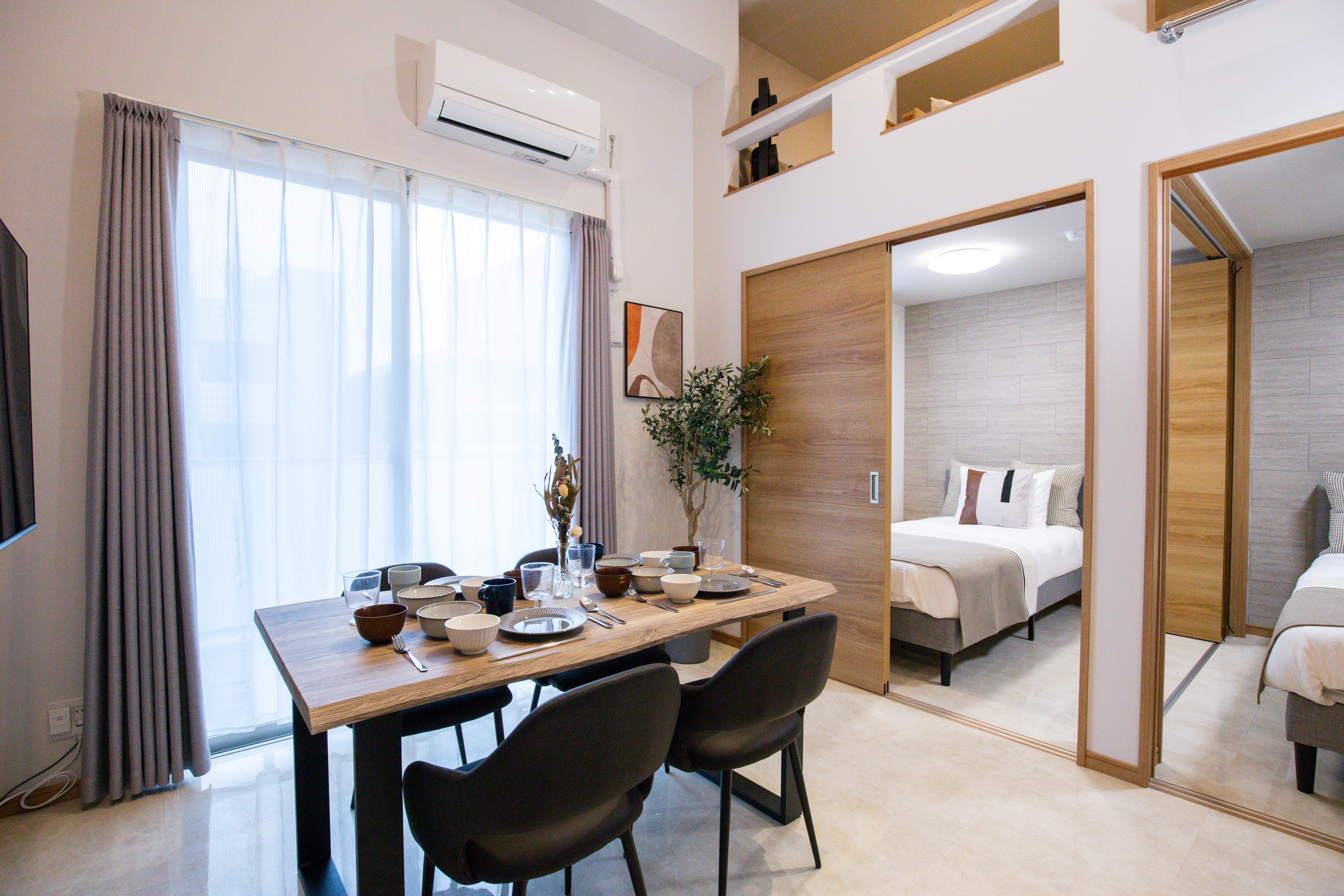 シングルベッド2台、ダブルベッド1台