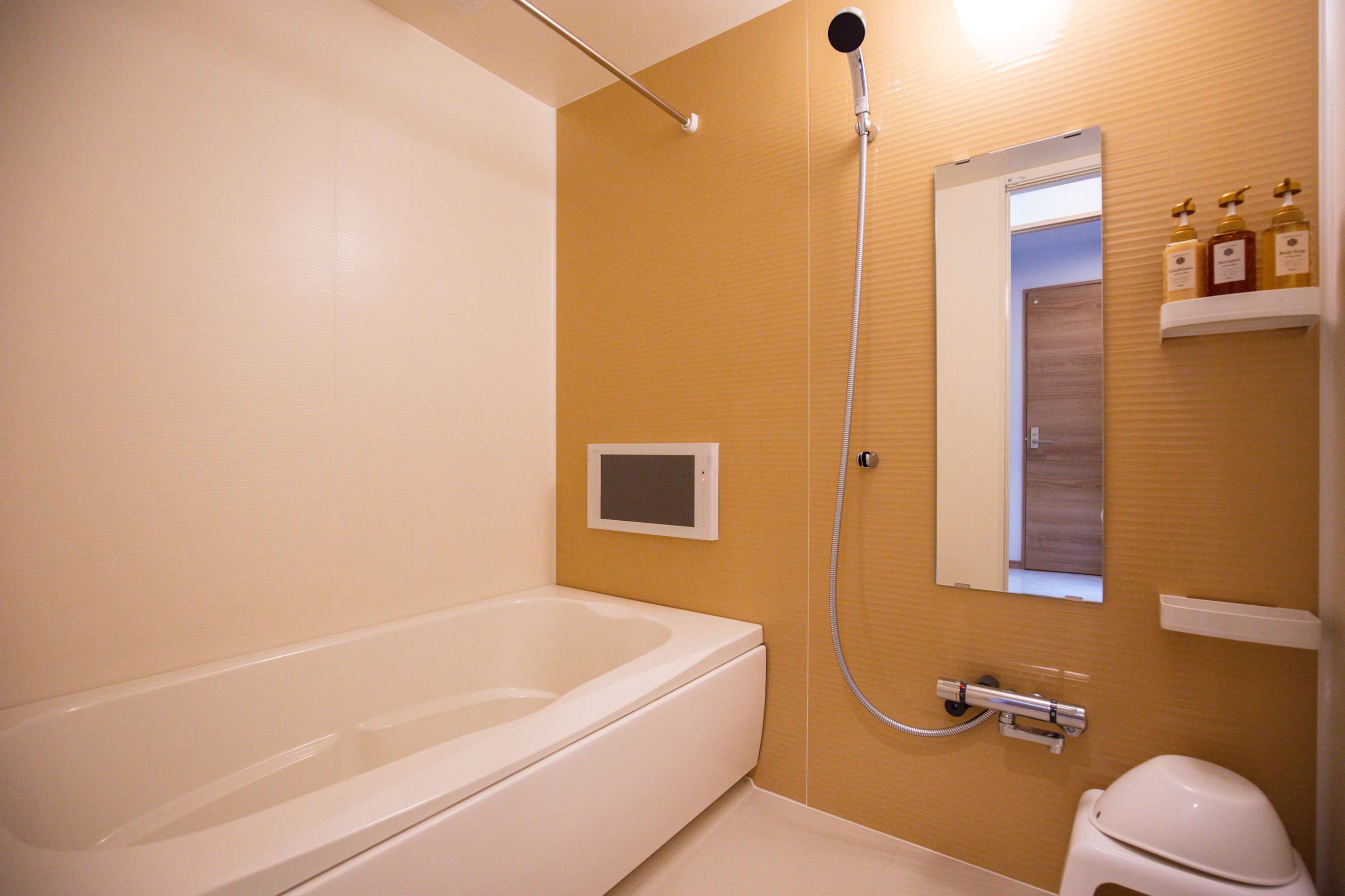 シャンプー、コンディショナー、ボディーソープ