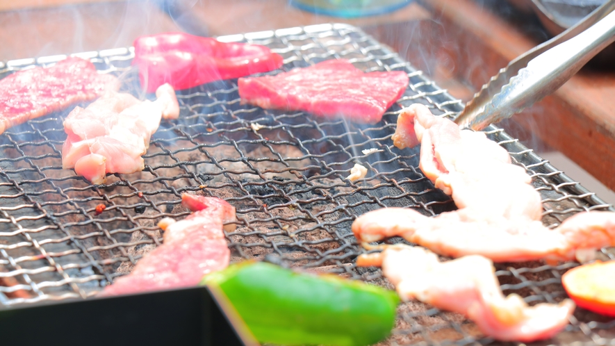 夜は系列店である佐賀市内で人気の焼肉竜馬焼の特選佐賀牛が堪能できる贅沢BBQ♪