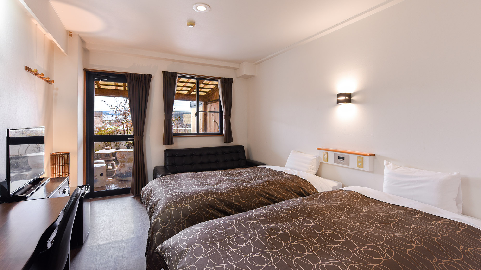 ・【露天風呂付洋室】ご家族やご夫婦、カップルの旅行に人気のお部屋です