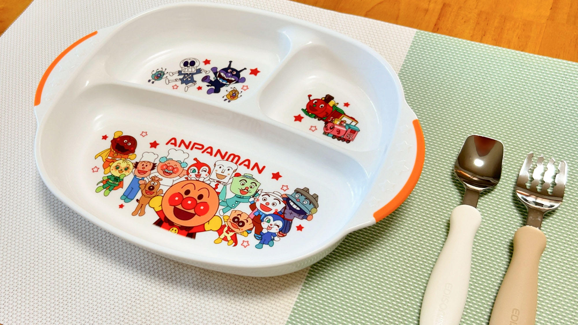 ・【お子様用食器】お子様用のランチプレート・フォーク・スプーンもございます