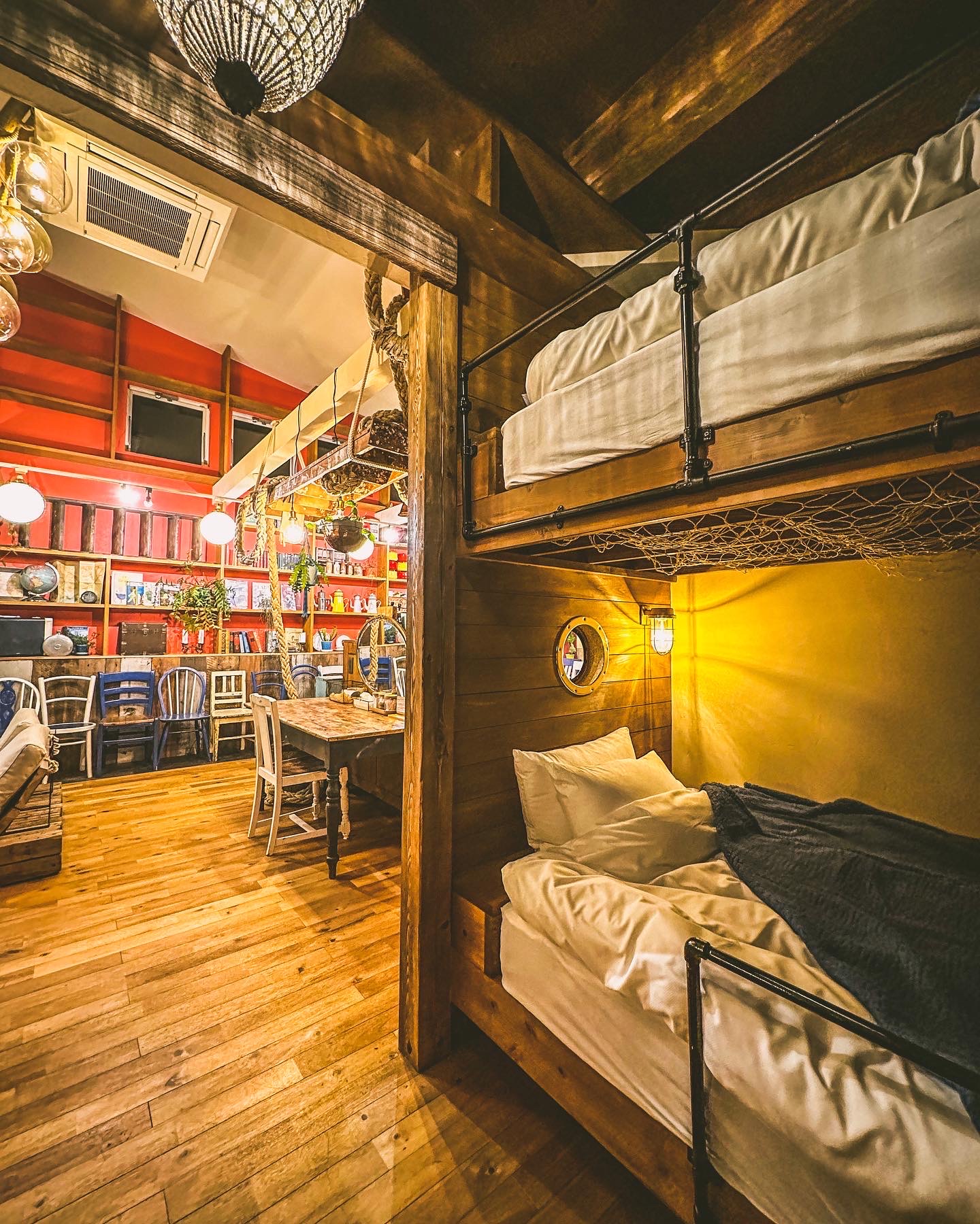 【ベッドルーム】2段ベットでのおしゃべりも旅の楽しみのひとつ