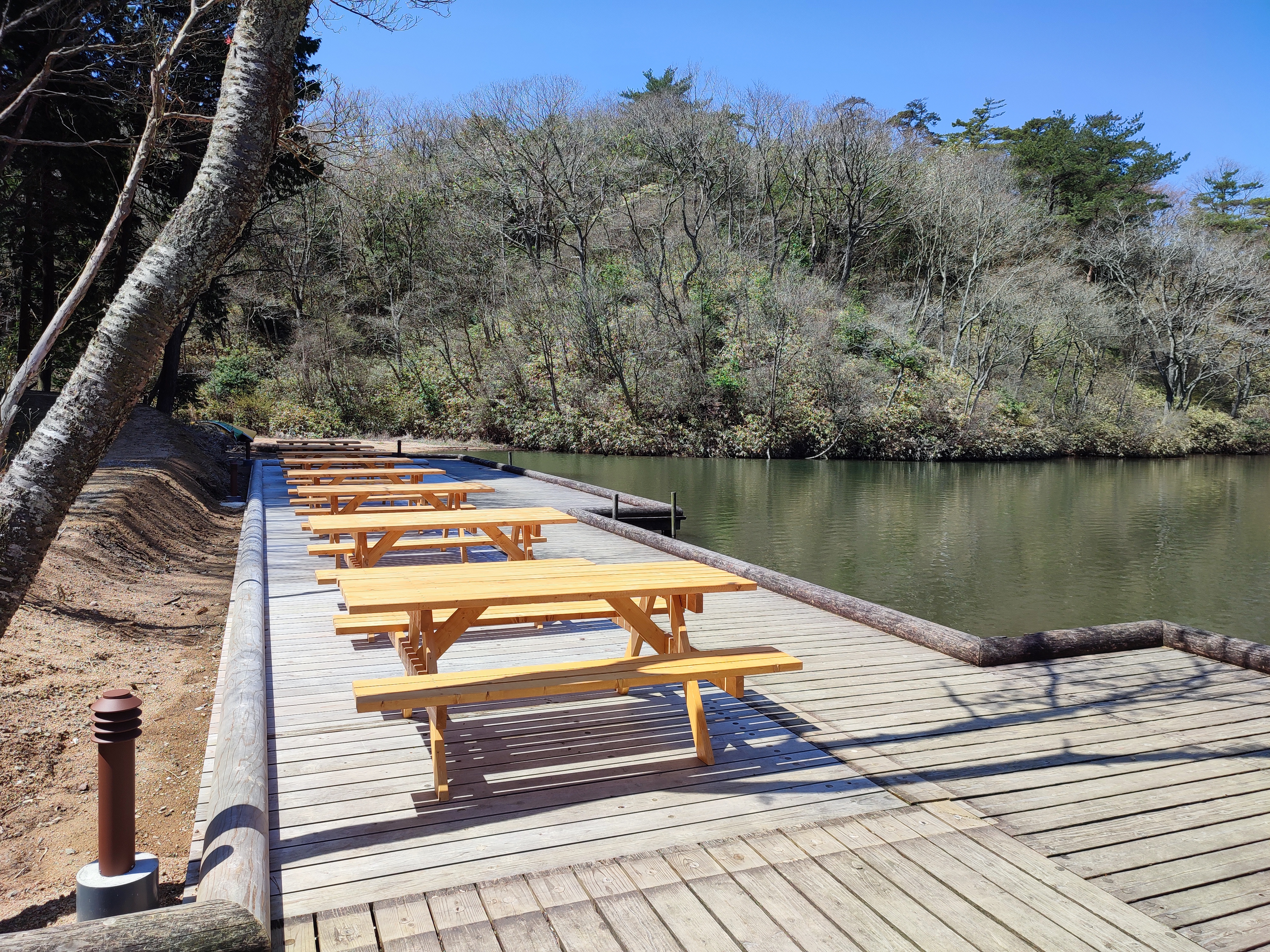 穂高湖沿いのベンチ
