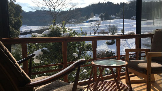 【スサノオの間】2階からの眺め〈冬〉