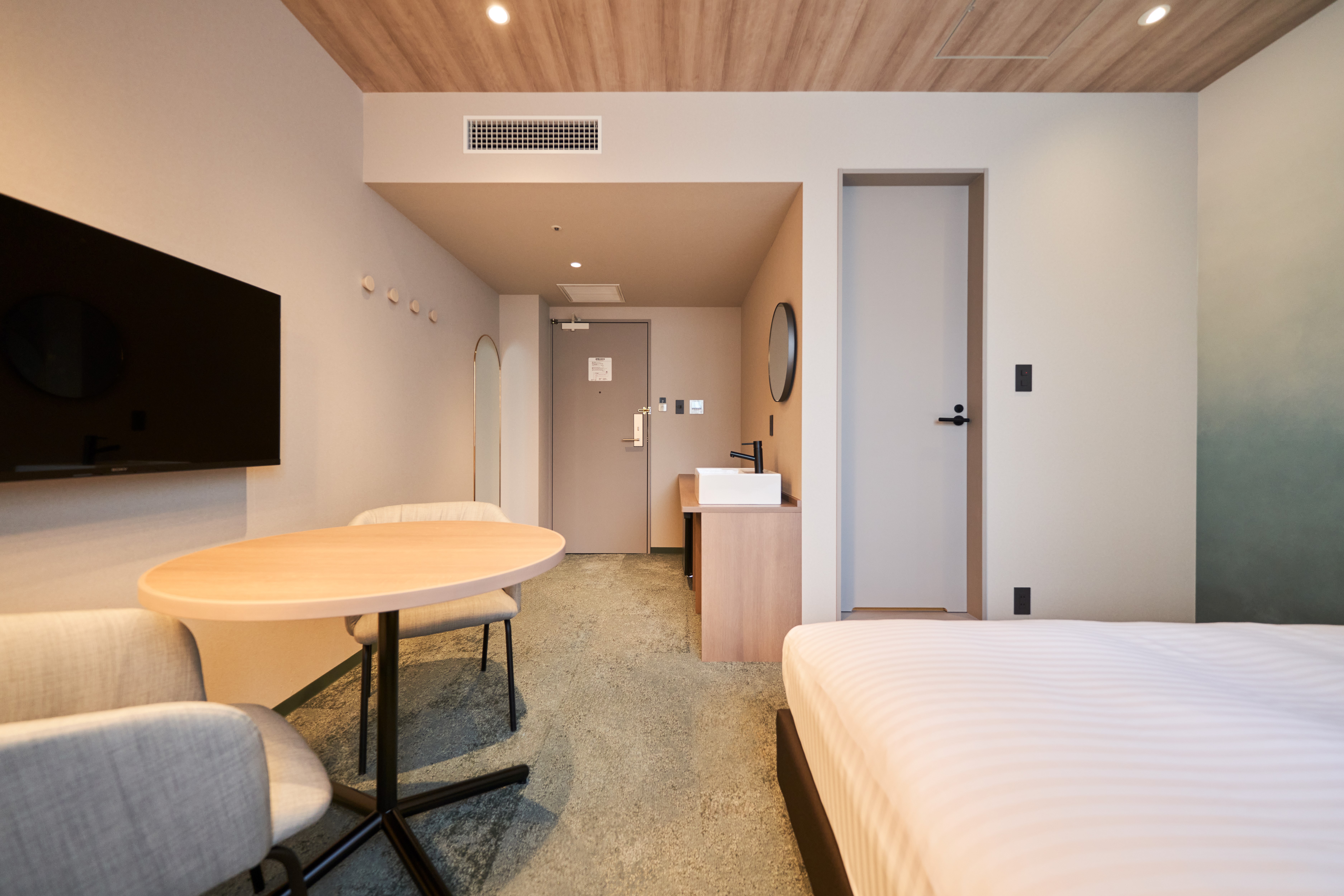 【プレミアムダブル】（５０型大型テレビ）ネットコンテンツも視聴できます