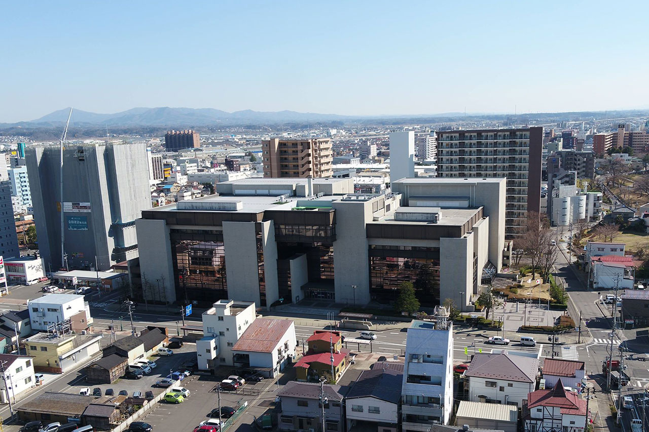 文化センター(車で約5分)