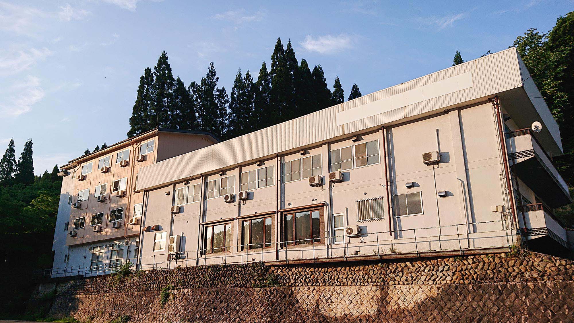 ・【外観】夏にはトレッキング、冬にはウィンタースポーツの拠点としていかがですか