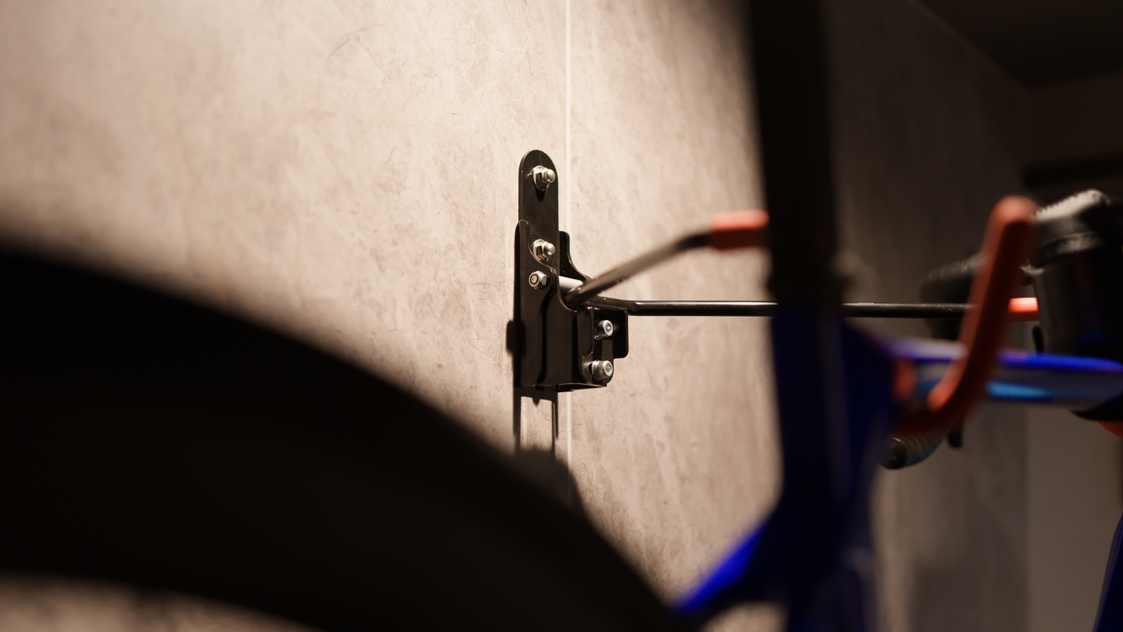 サイクリストシングル:安心のMINOURA製ハンガー