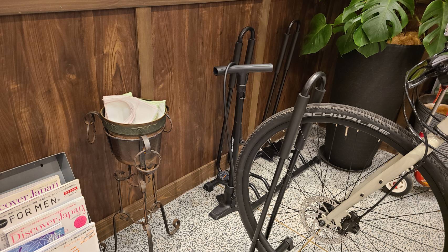 ロビー　サイクルスタンド