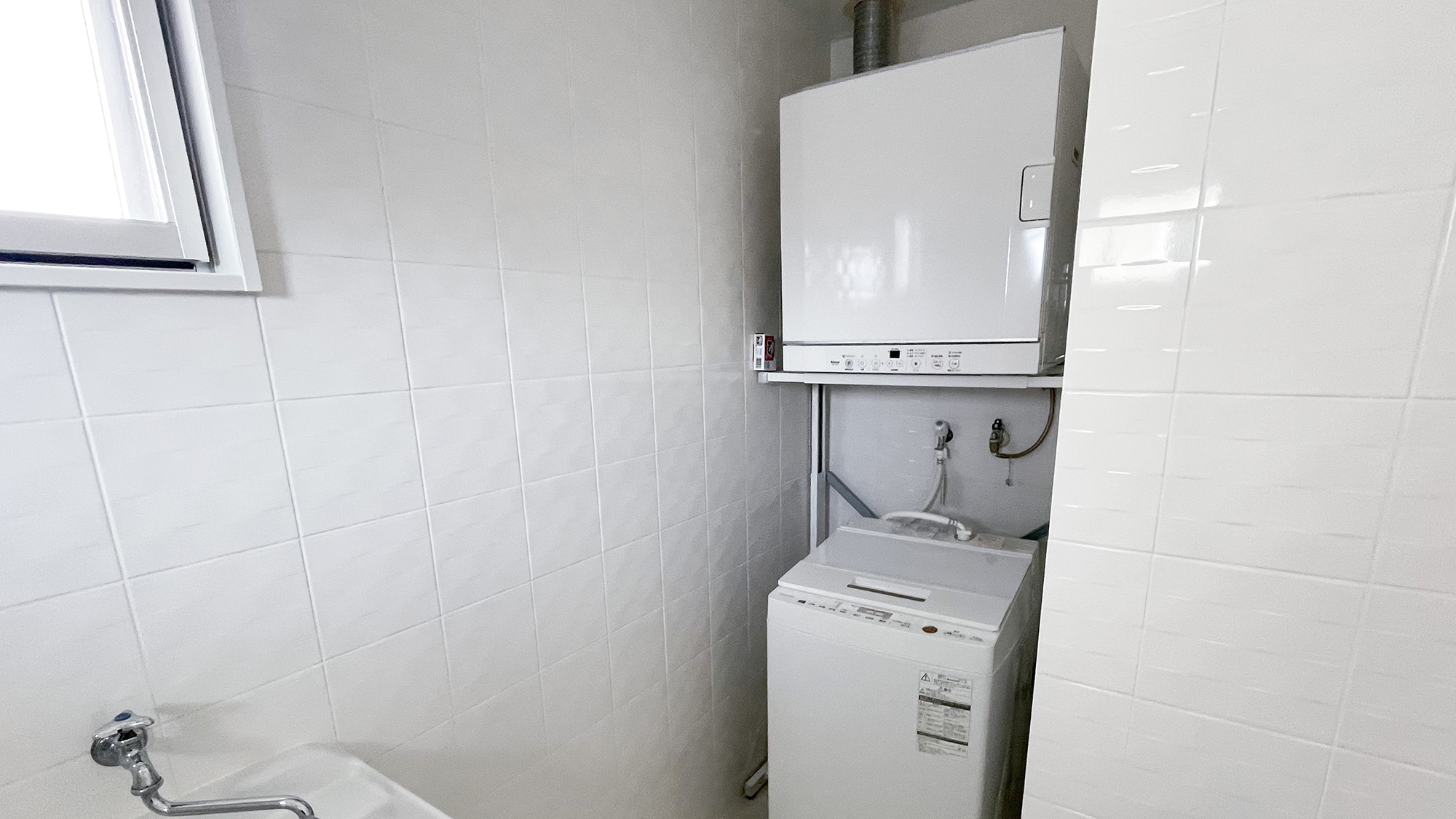 ・【2階：ランドリー】洗濯機と乾燥機を完備、連泊の際もお荷物の心配不要です