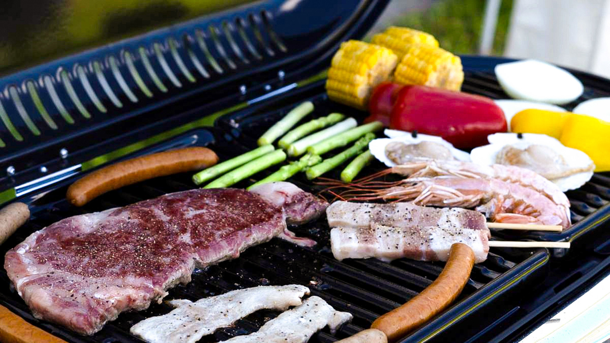 ・【BBQ】潮風を感じるお庭でのBBQ。みんなで楽しく美味しい時間をお過ごしください