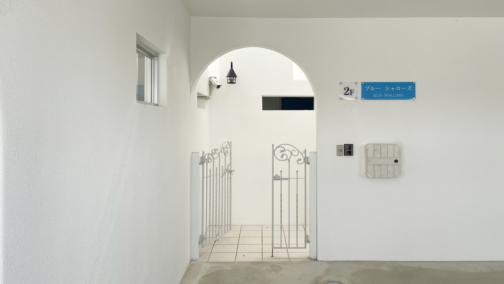 ・【2階：玄関】2階貸切部屋の玄関はこちら。ここからあなただけのプライベート空間です