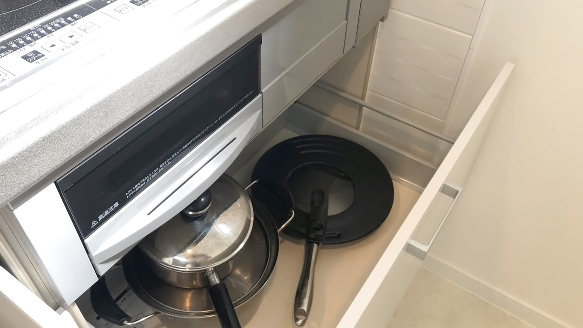 ・【101：キッチン】鍋やフライパン等の調理器具もございます