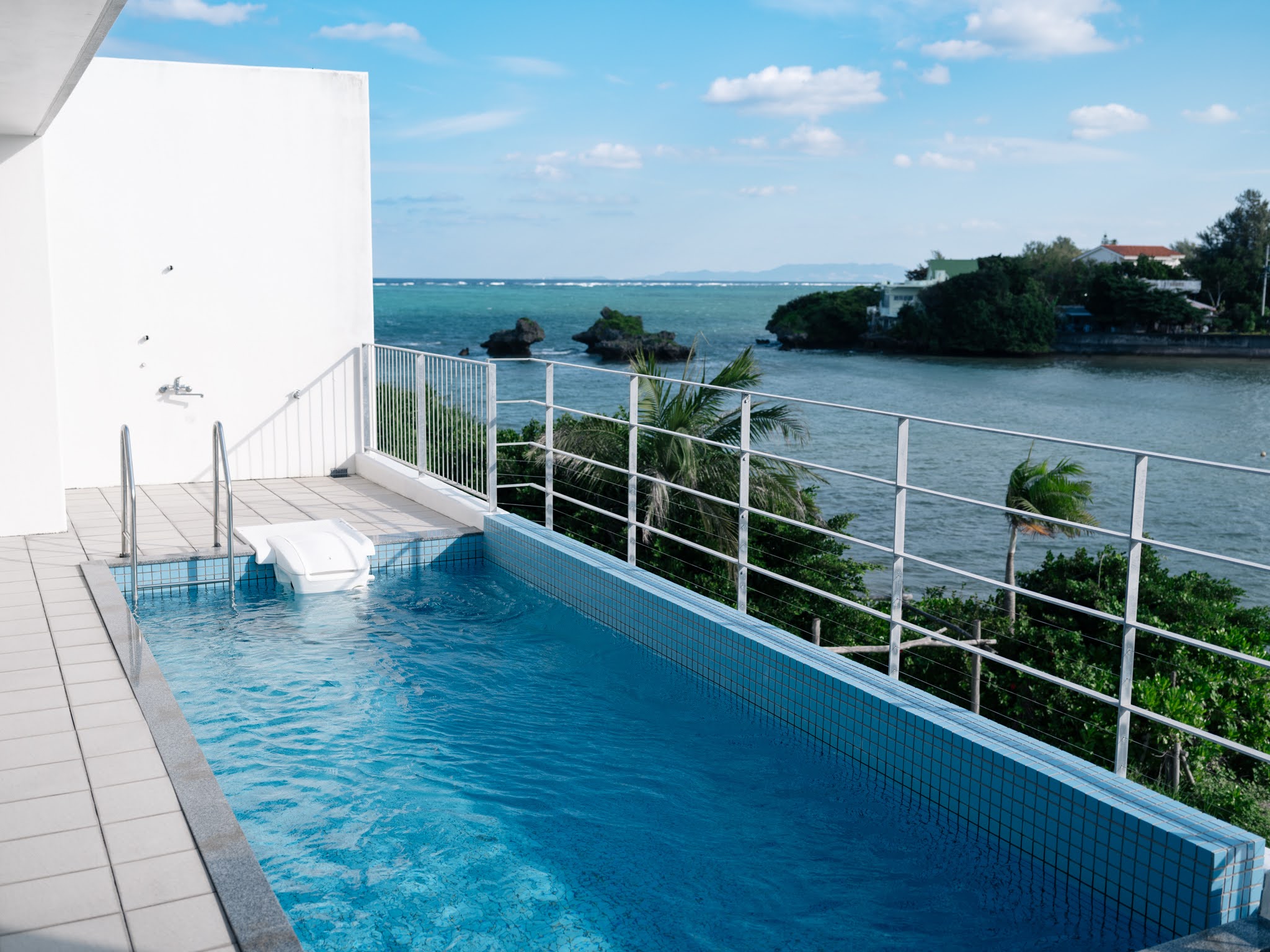 201号室　プール