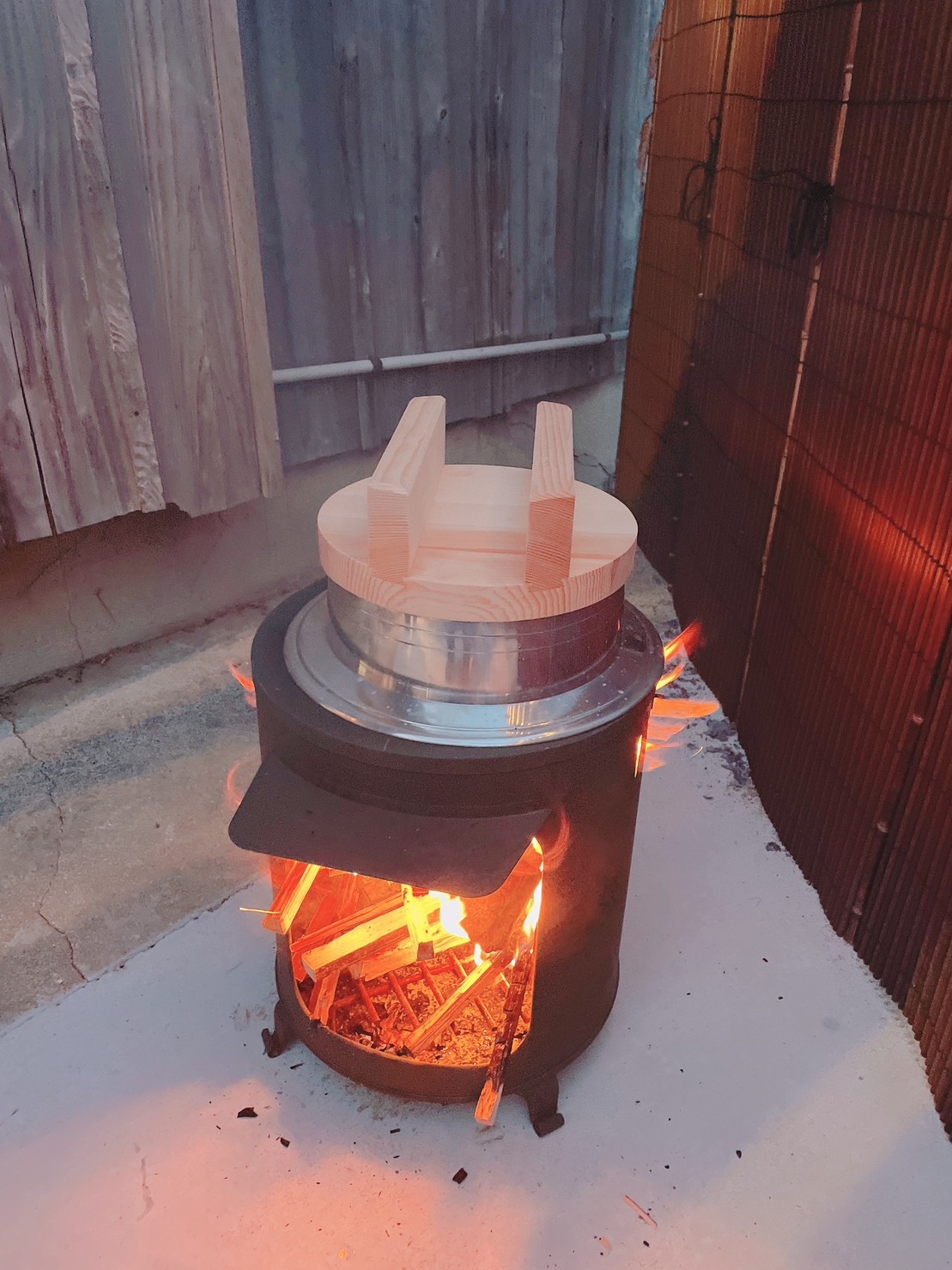 ペット可・ドッグラン付1棟貸別荘★中庭BBQ・釜戸炊き雨天時OK★尾崎ビーチ・魚釣り・Wi-Fi完備