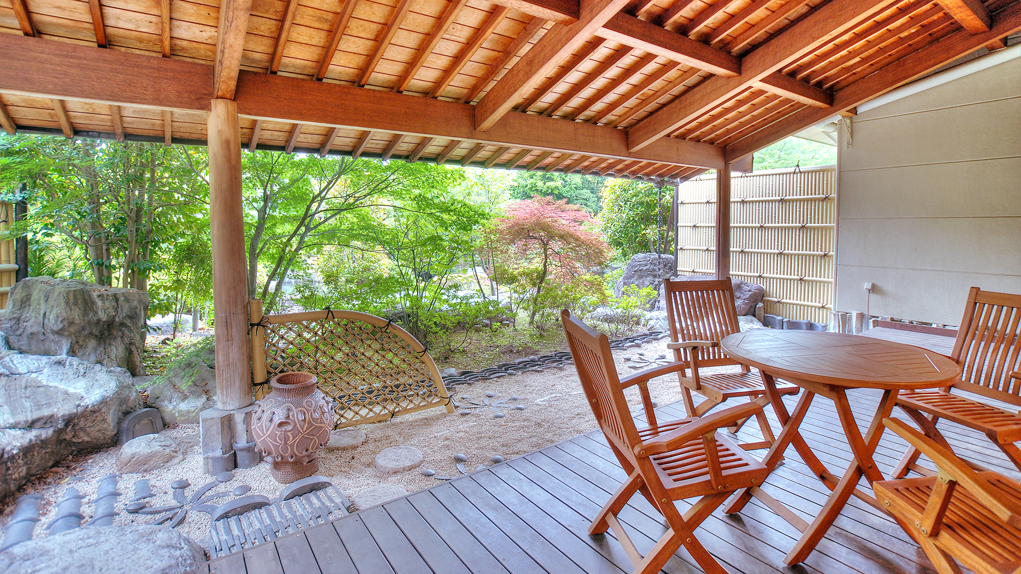 300坪を誇る湯殿が自慢 ホテルサンバレー伊豆長岡