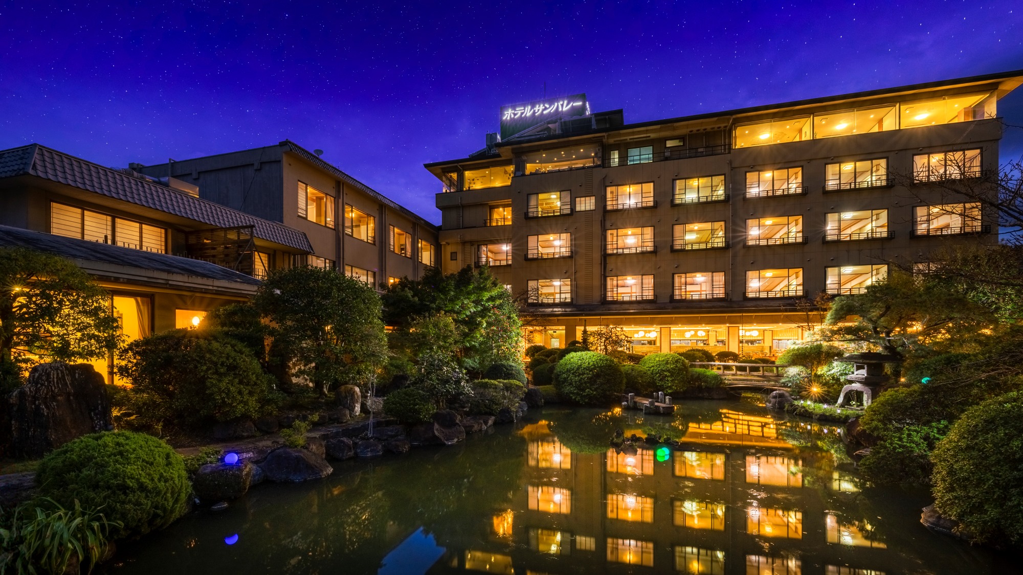 庭園（夜）