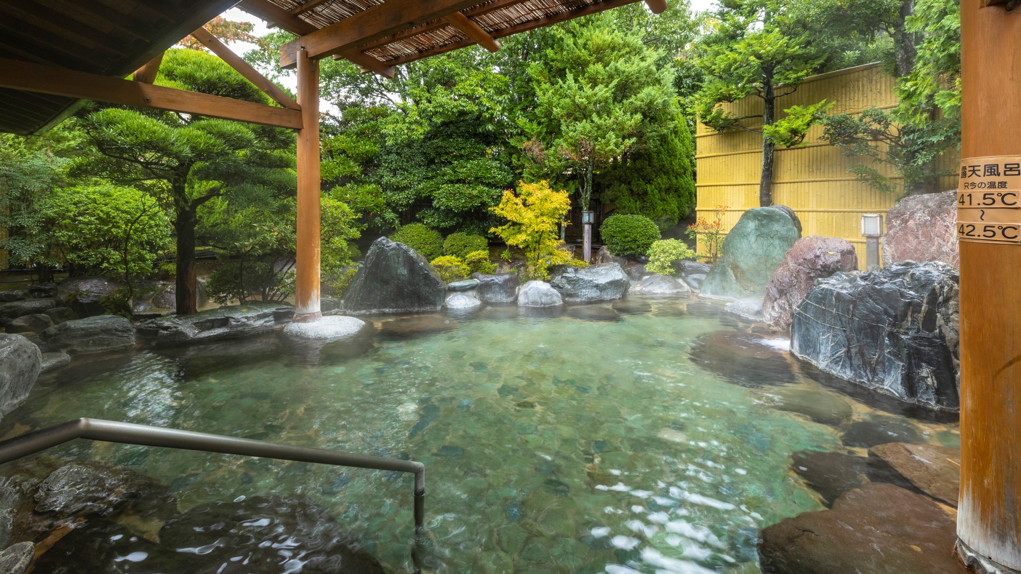 夢殿　二の湯　庭園露天風呂