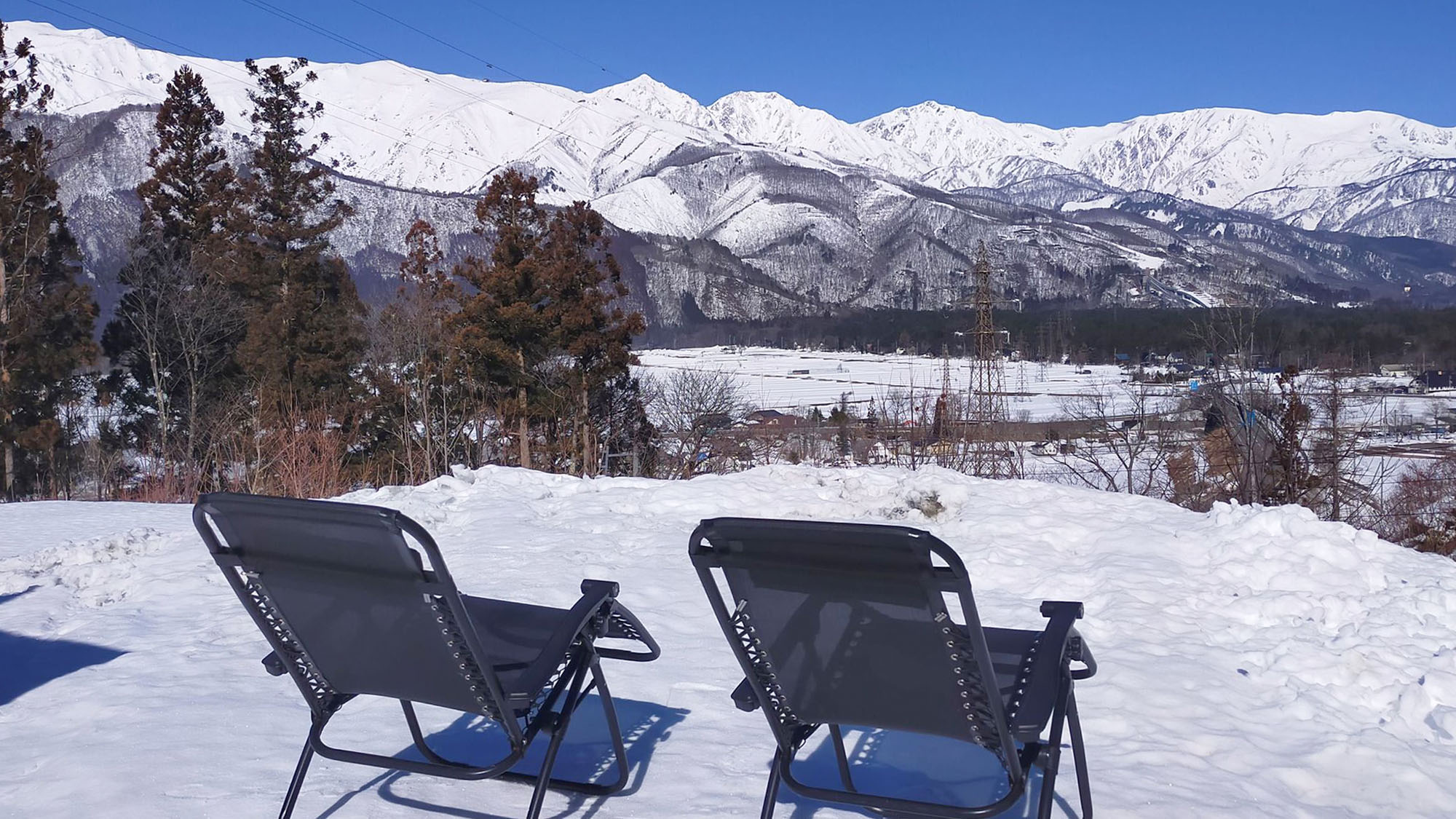 ・【G4】雪化粧をした北アルプスの山々を一望できます