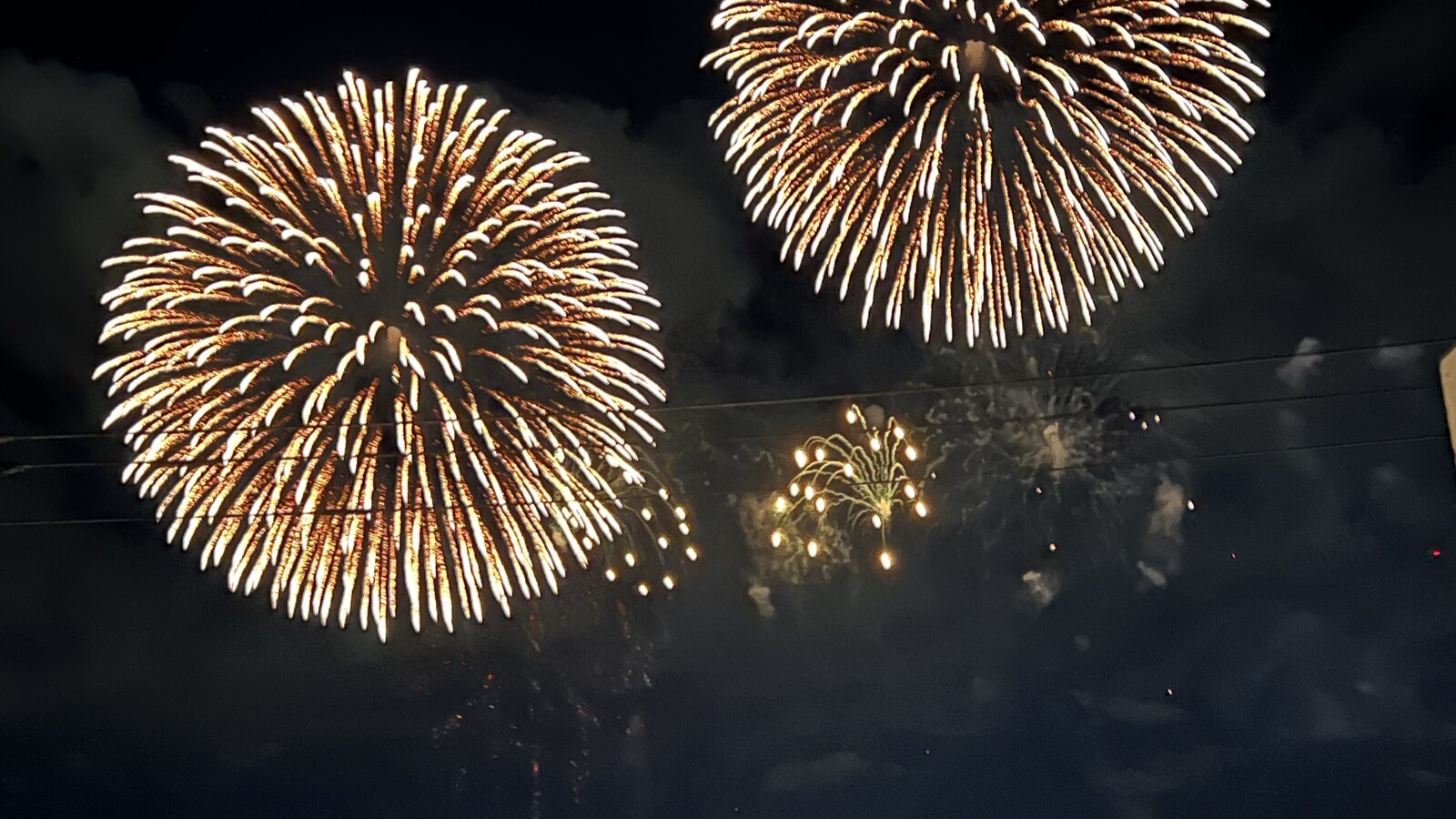 茅ケ崎市花火大会　サザン芸術花火