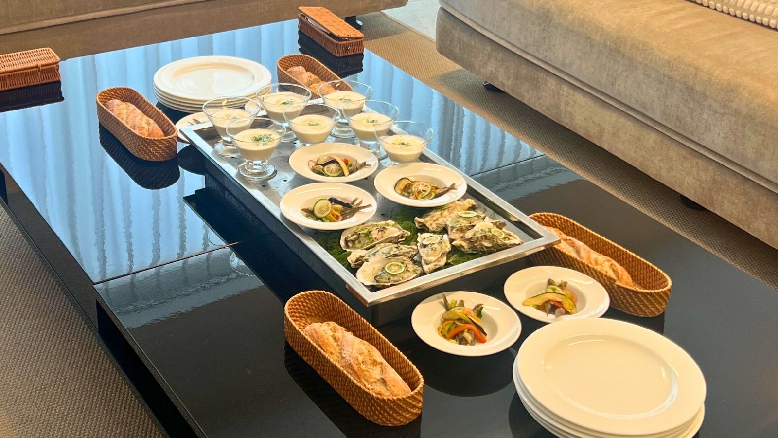 大人数でもゆったり使える大きなテーブル！