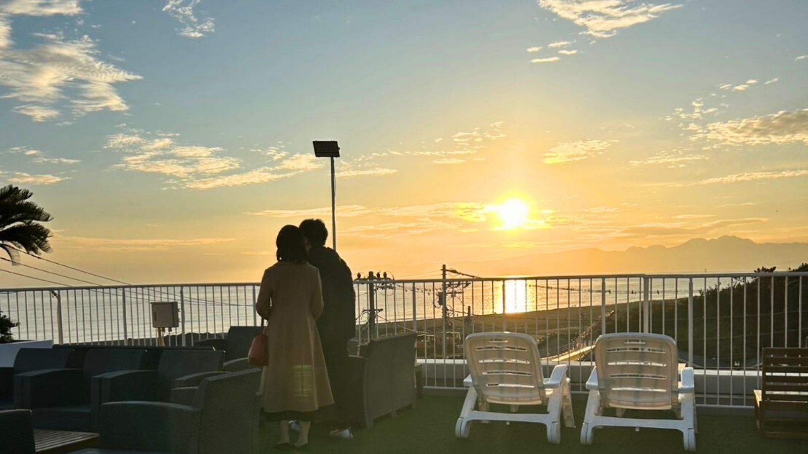 水平線に沈む夕日は必見！