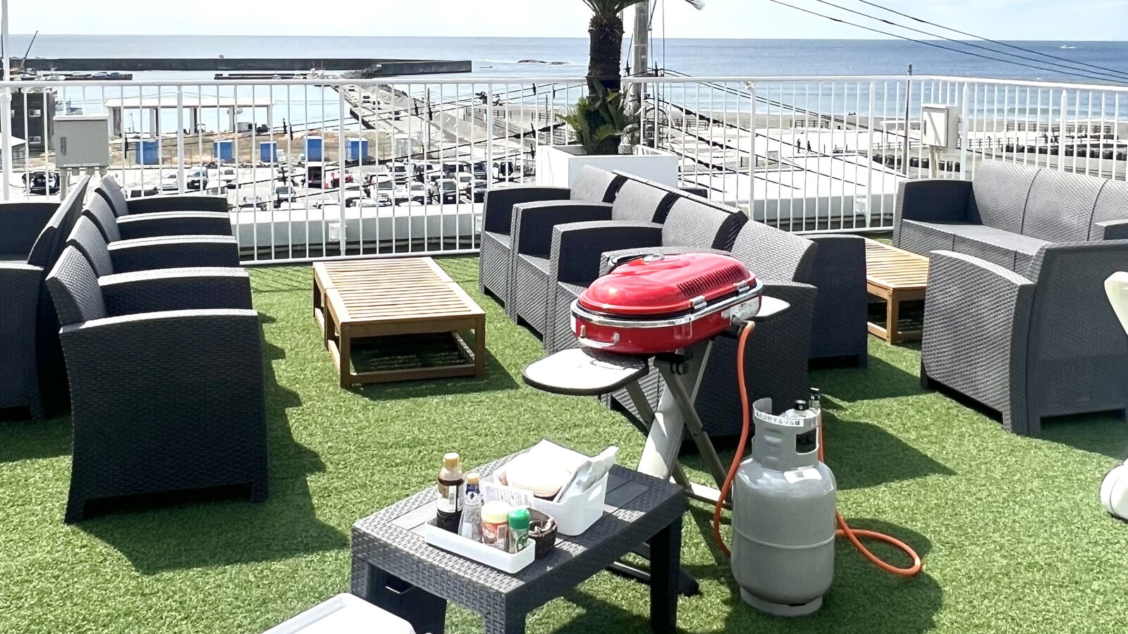 青空の下でBBQパーティー