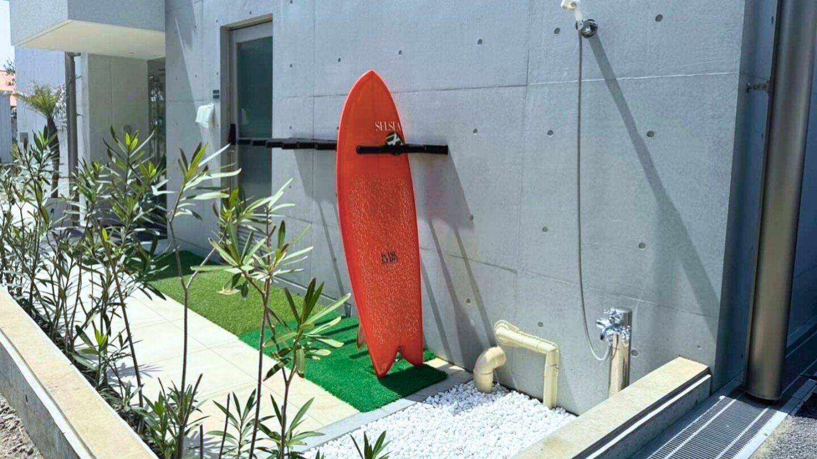 サーファーにうれしい、ボードスタンド常設