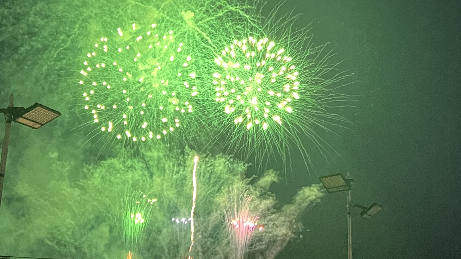 茅ケ崎市花火大会　サザン芸術花火
