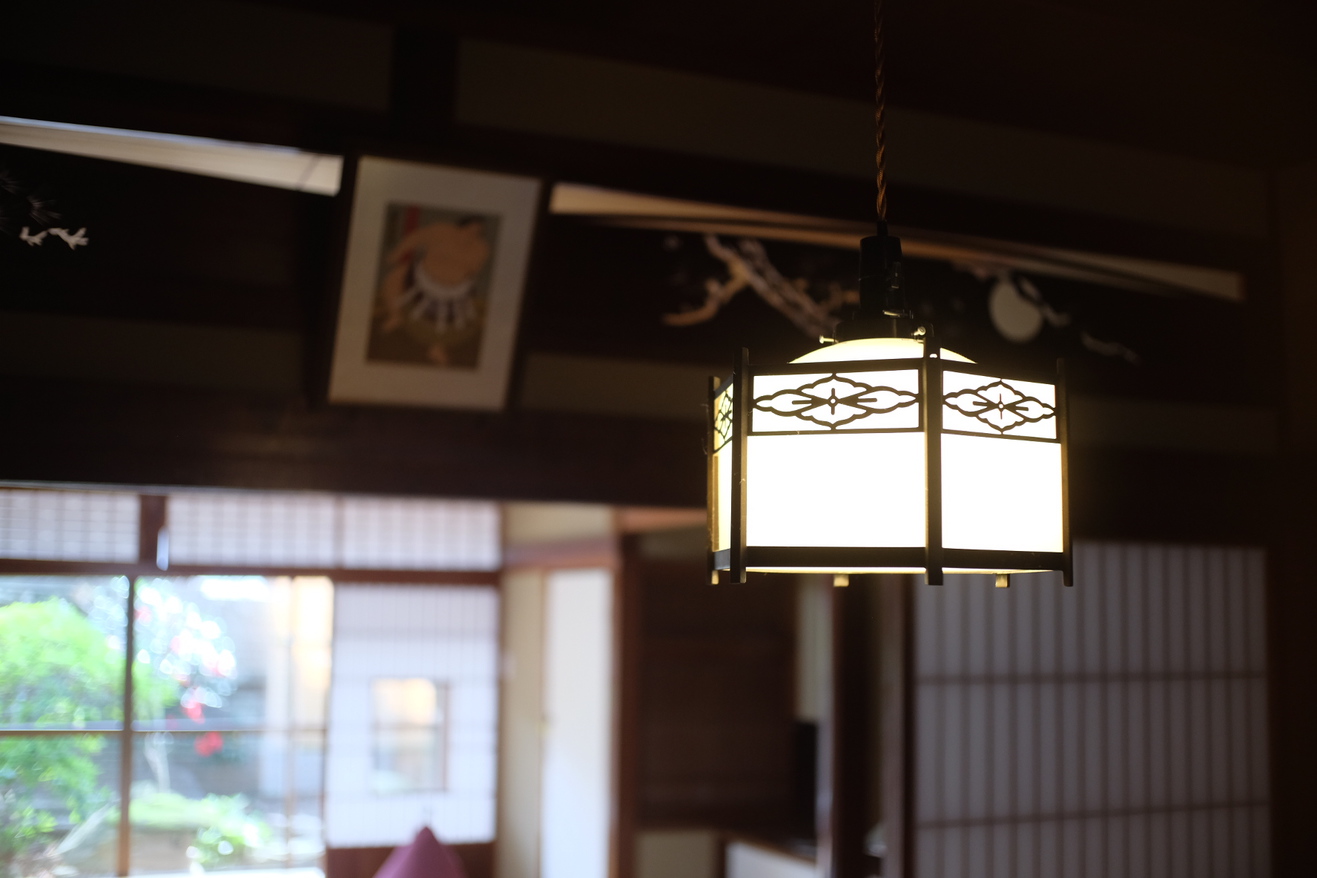 母屋客室「栃木山」　大正期からの照明器具