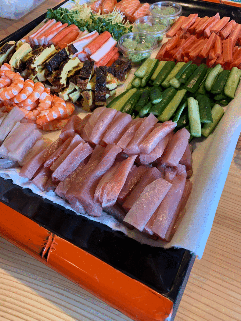 【　手巻き寿司体験付プラン　】　レストラン提供の品質の食材を、自分達で手巻き寿司を作りながら愉しめる