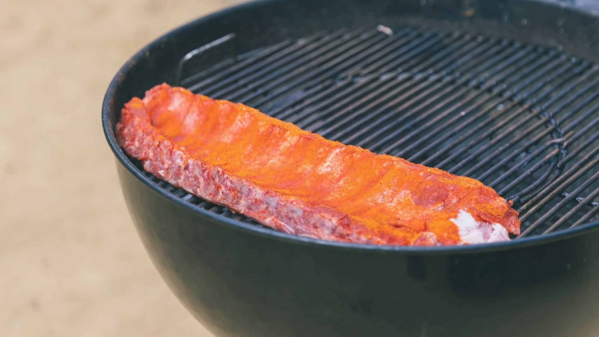 *BBQ一例／骨付き肉を豪快にブロックでグリル！バーベキューの醍醐味です。