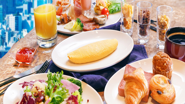 大阪ならではの名物料理を楽しめるコーナーや四季折々の素材を使っ自慢のお料理/40階