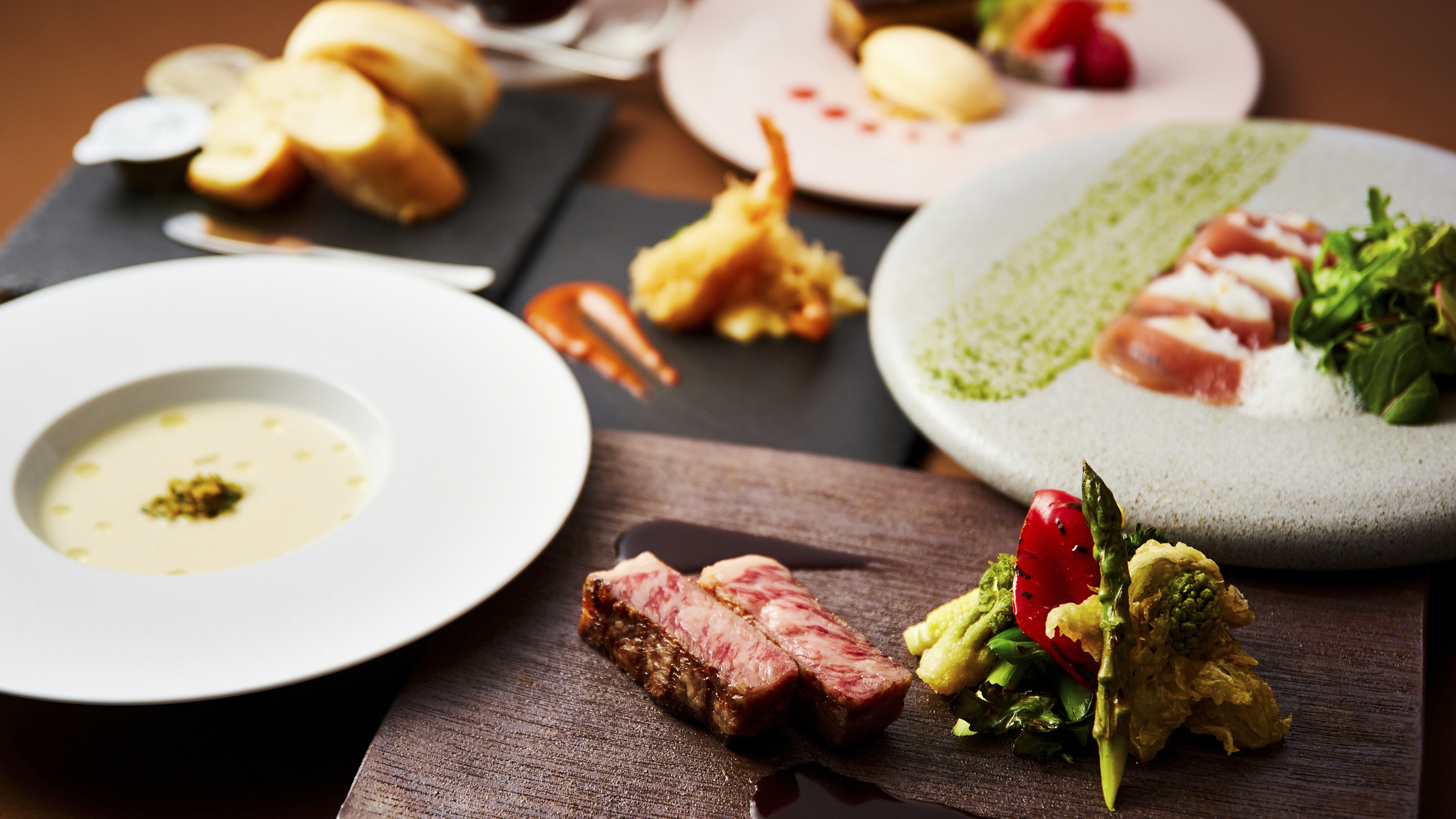 黒毛和牛の炭火焼きステーキコース/2階