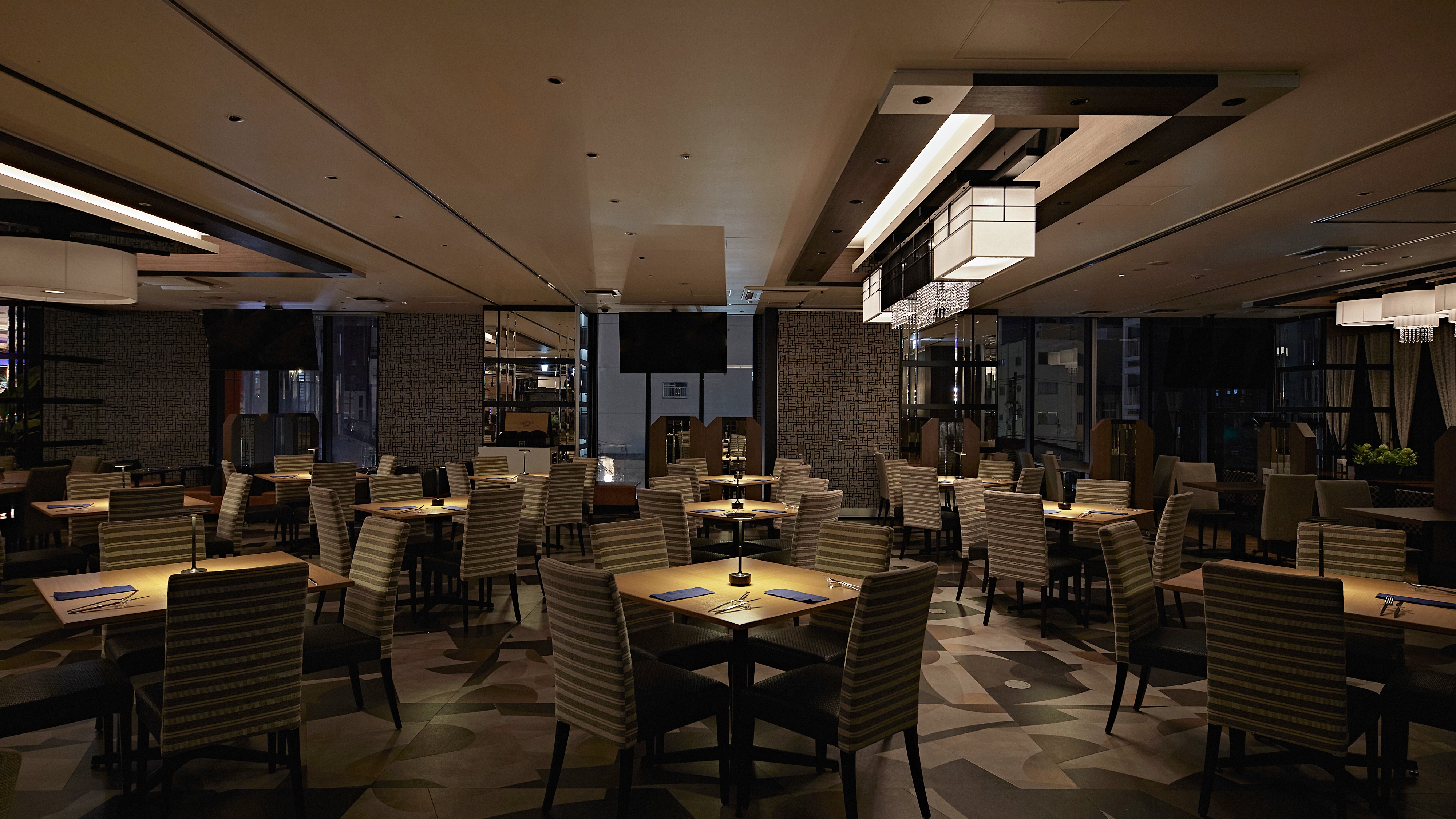 和牛と関西うまいもん食材のレストラン＆バー/2階