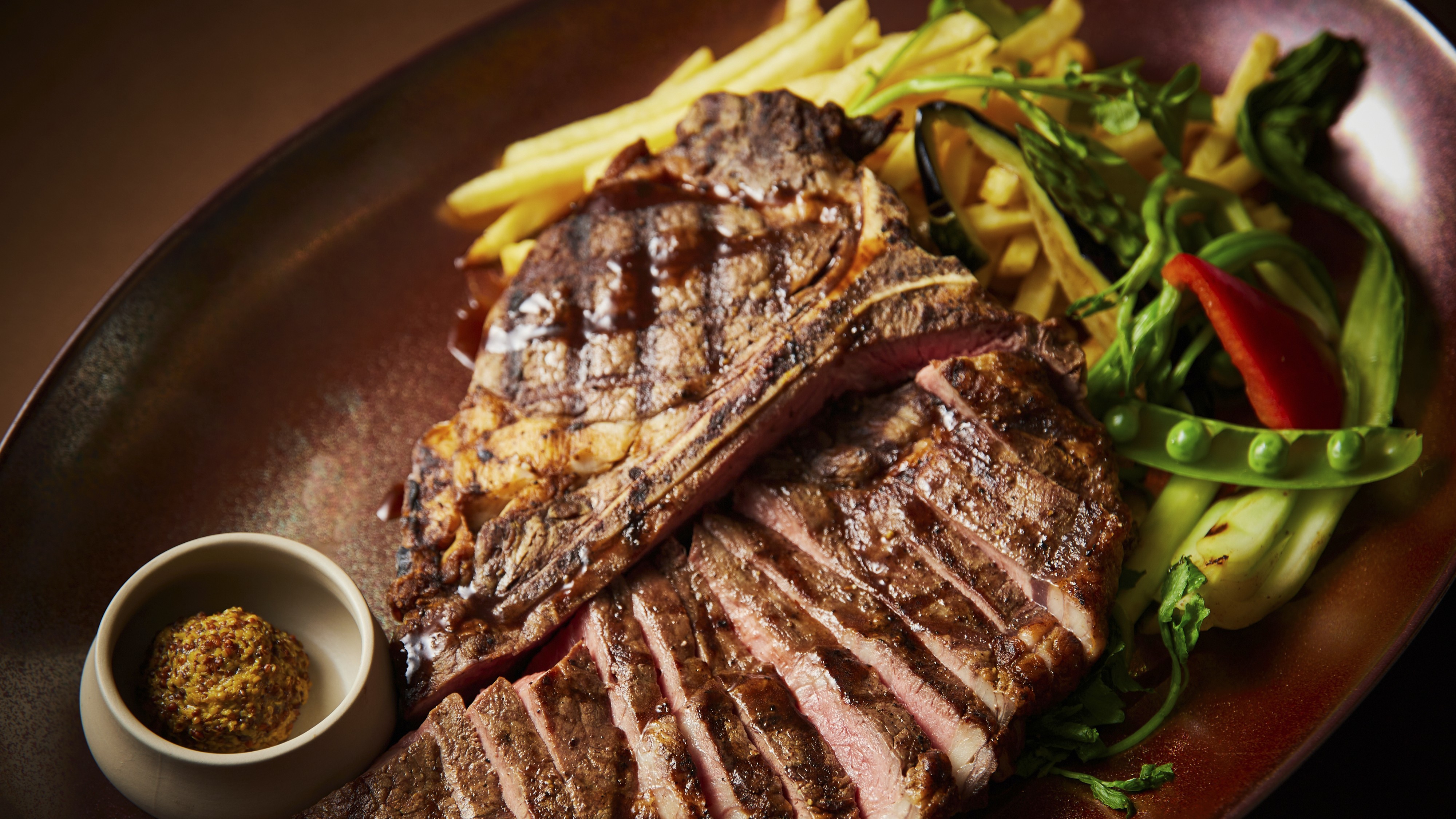 国産牛　Tボーンステーキ　炭火焼き/2階