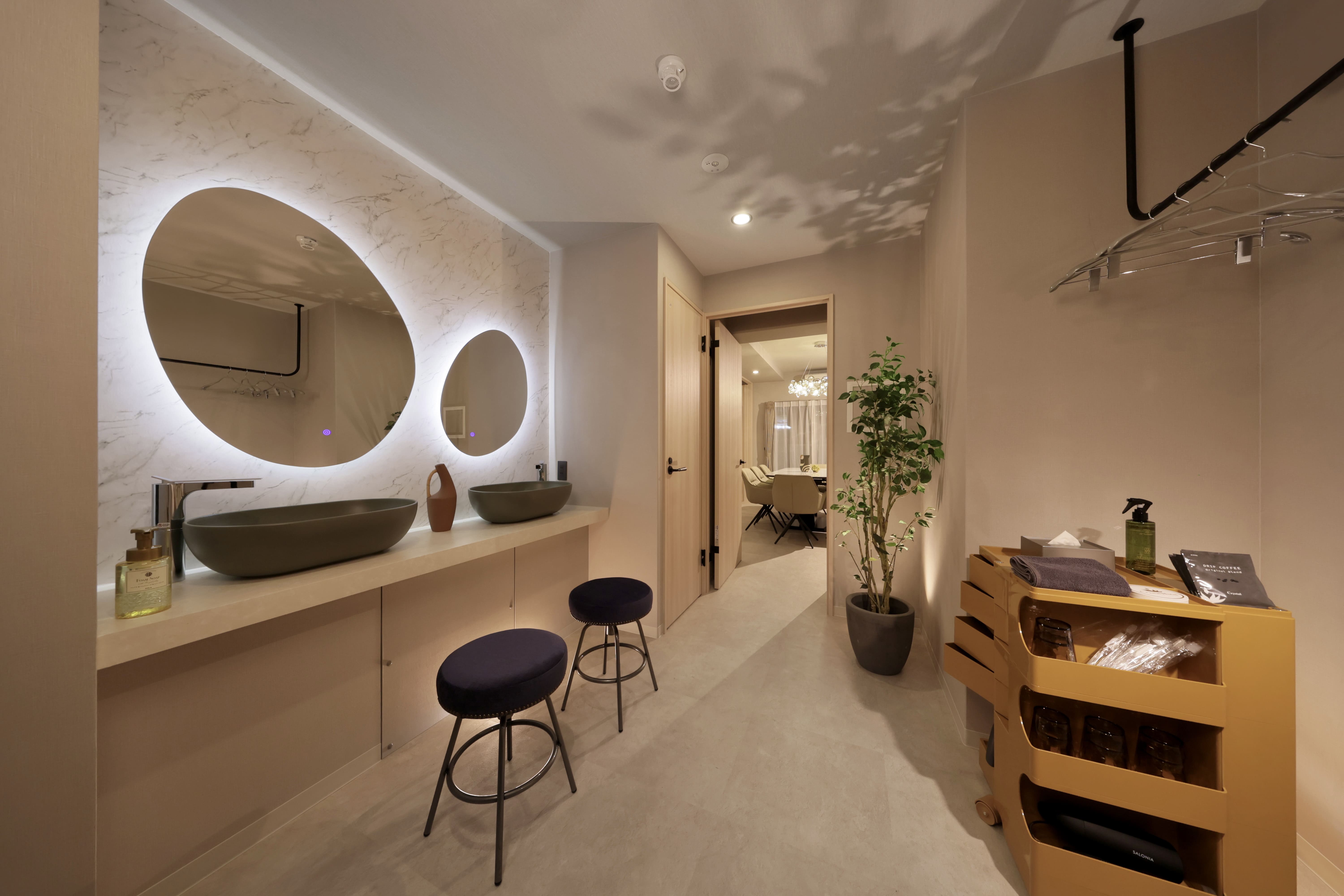 10階スイートルーム（入口/洗面台）