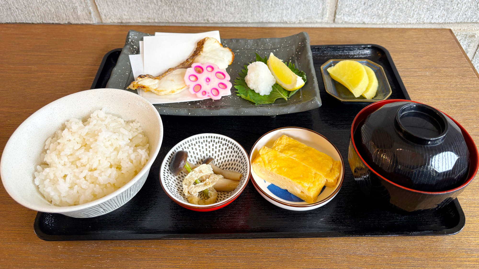 1階併設の定食カフェ「きみcafe」の朝食