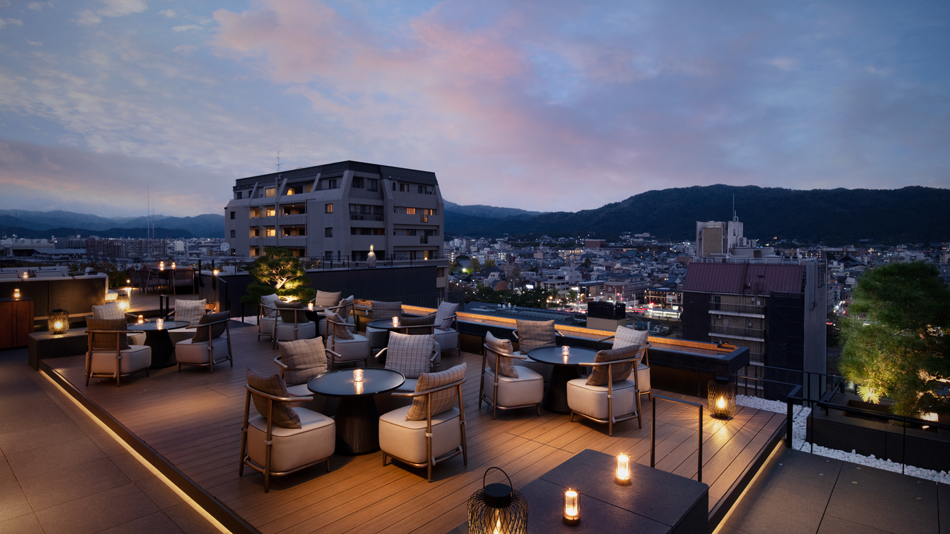 クラウドネスト・ルーフトップバー