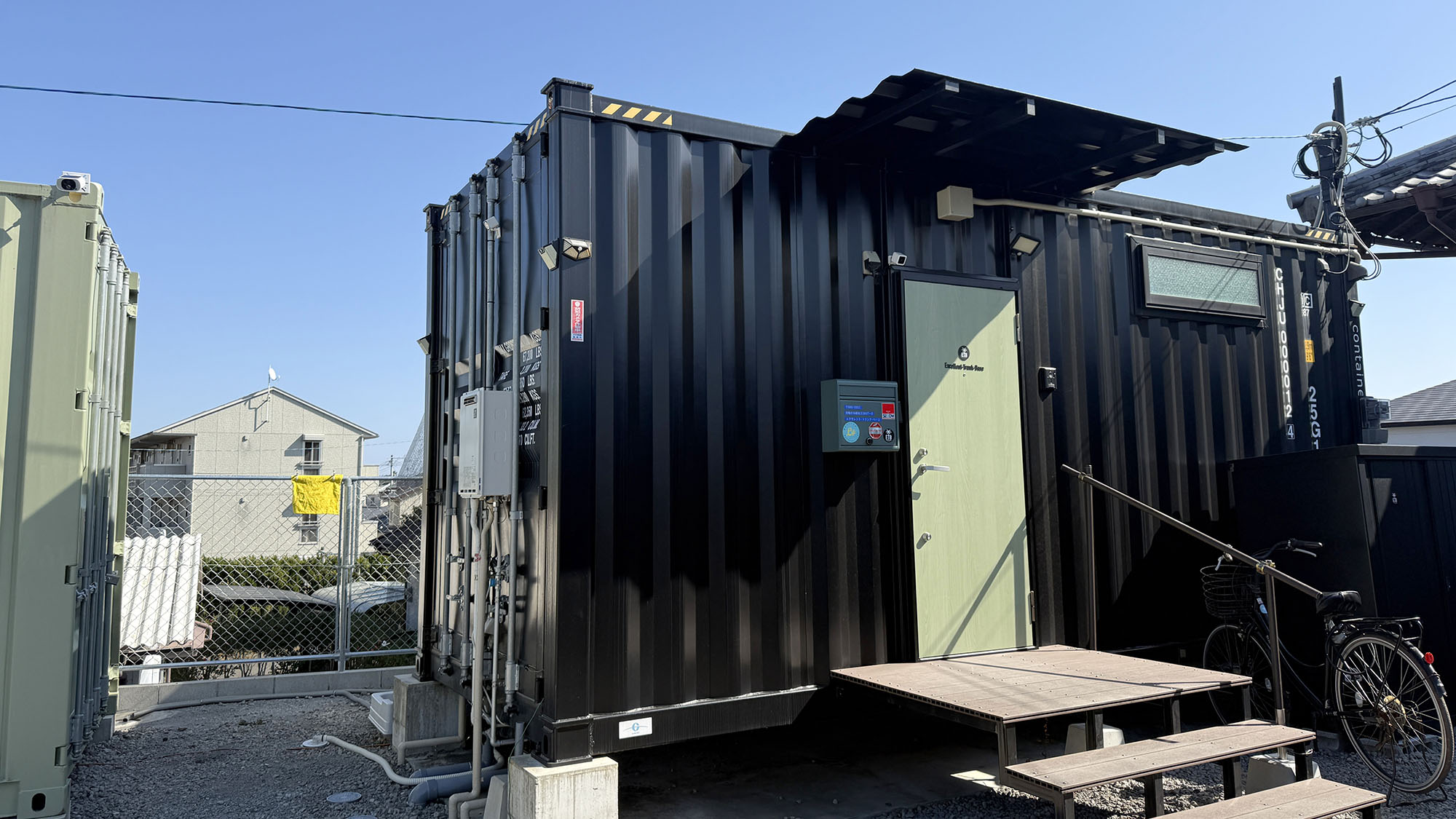 ・【デラックスダブル/キッチン】長期滞在を快適に。自炊可能なキッチンで、宮崎での「暮らす」を実現