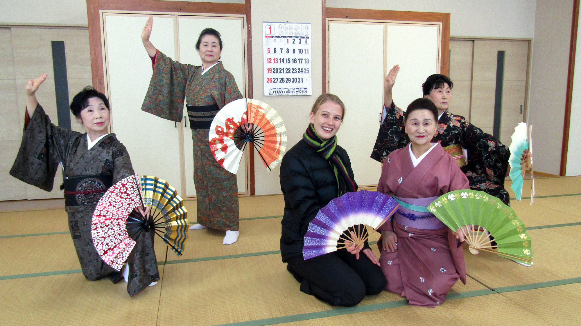 地元の人とも舞で交流♪