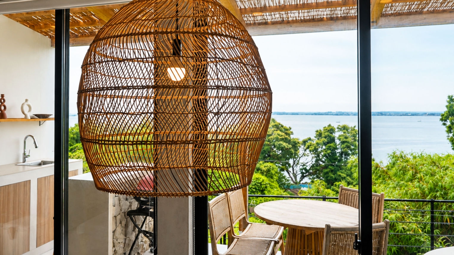 【連泊割】高台からの絶景とBBQを贅沢に楽しむプライベートヴィラ（素泊まり）