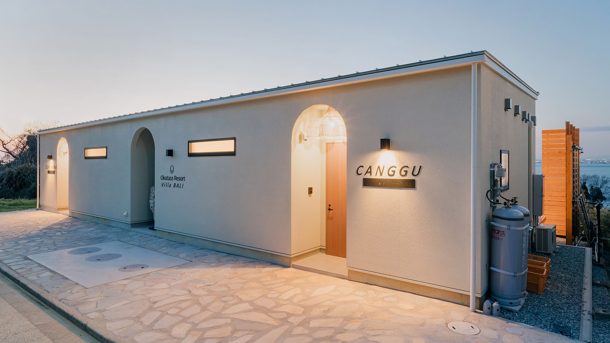 ・【チャングー】高台に佇む一棟貸切のプライベートヴィラ