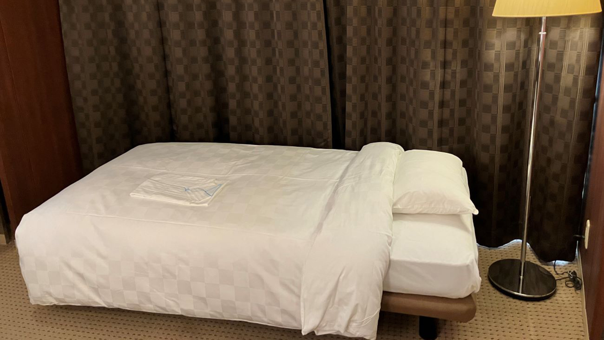 ■デラックスキング(33.8㎡)38階以上の高層階に位置するデラックスルーム。