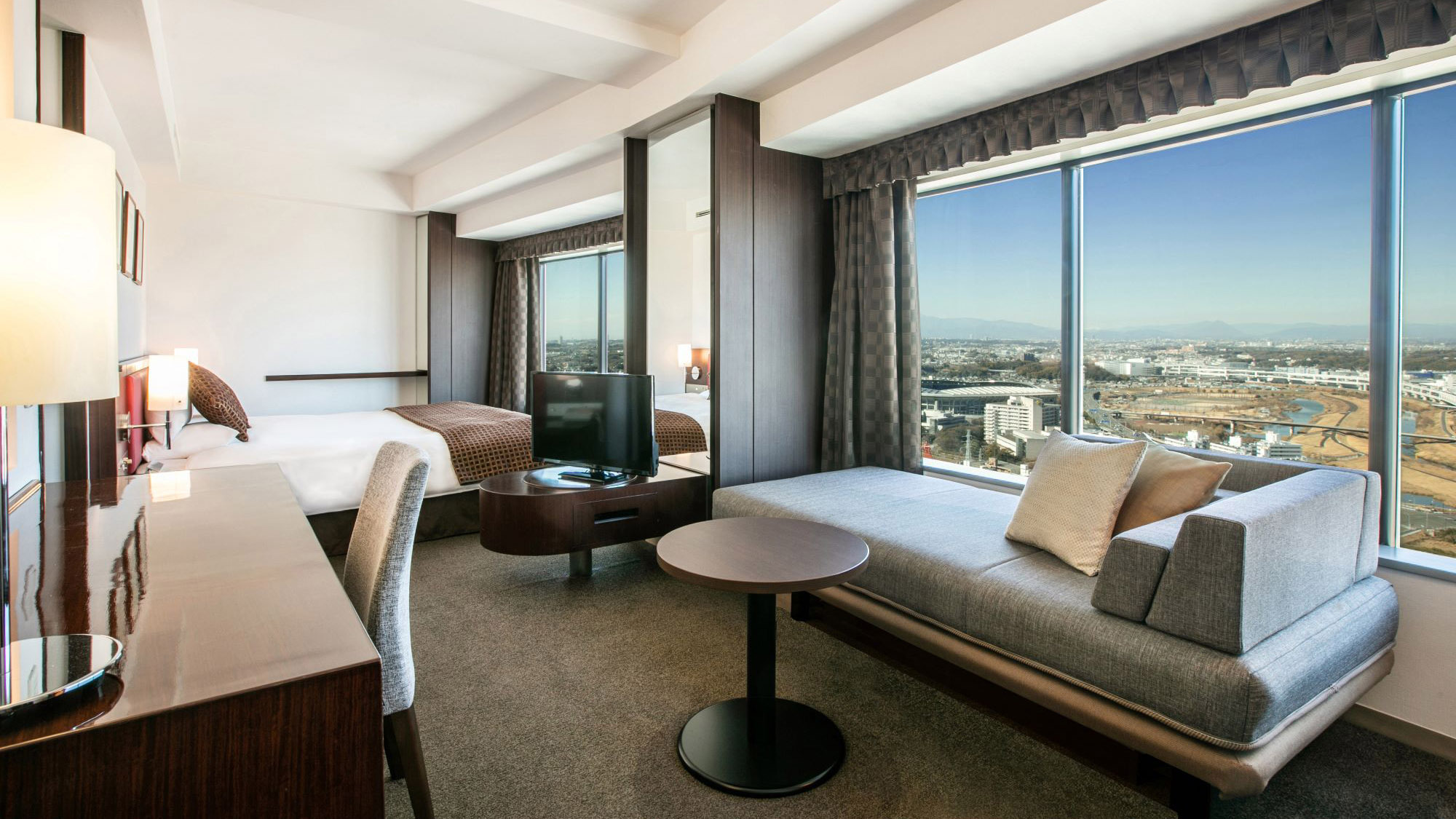 ■デラックスキング(33.8㎡)38階以上の高層階に位置するデラックスルーム。