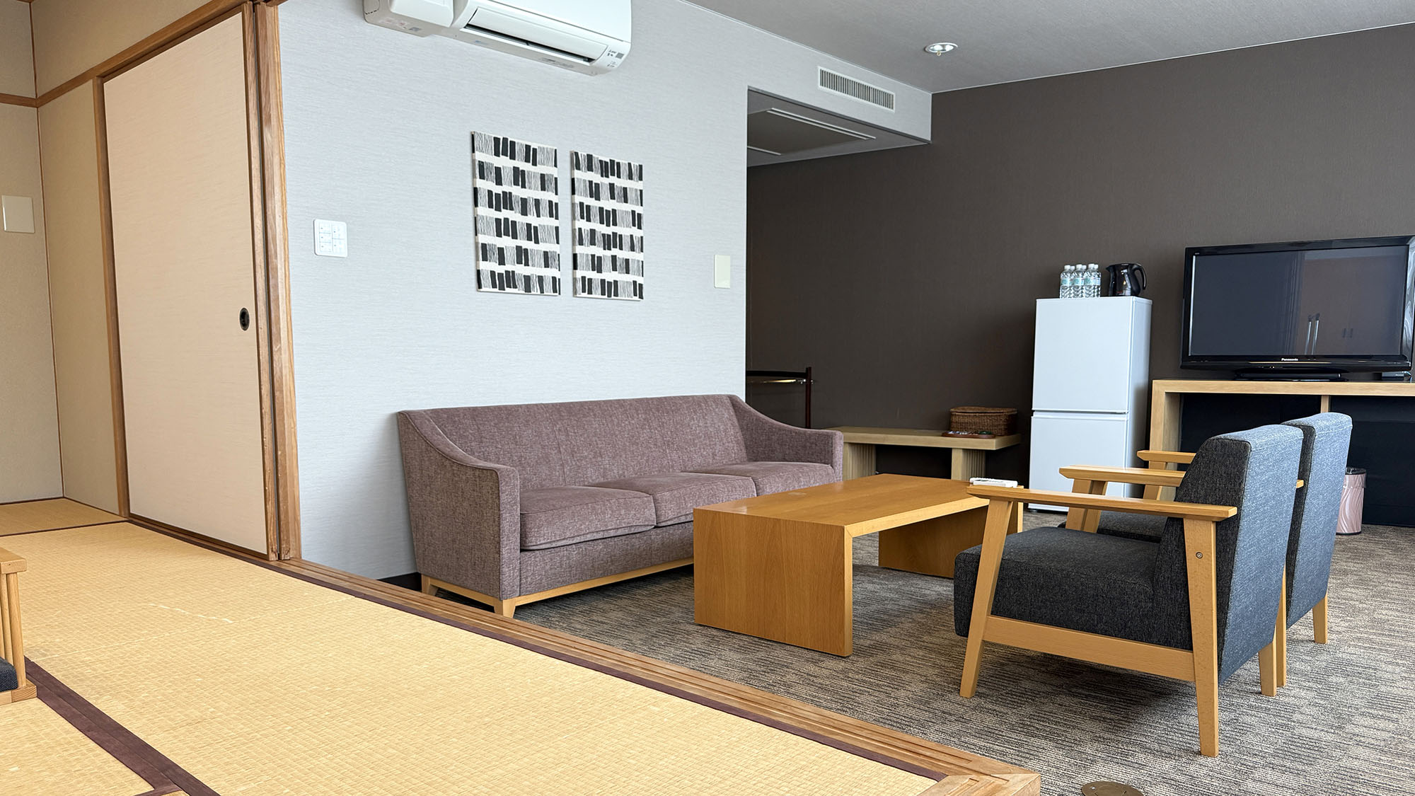 ・【和洋室】温泉を満喫した後はお部屋でリラックスしてお過ごしください。心も体もぽかぽかに温まります