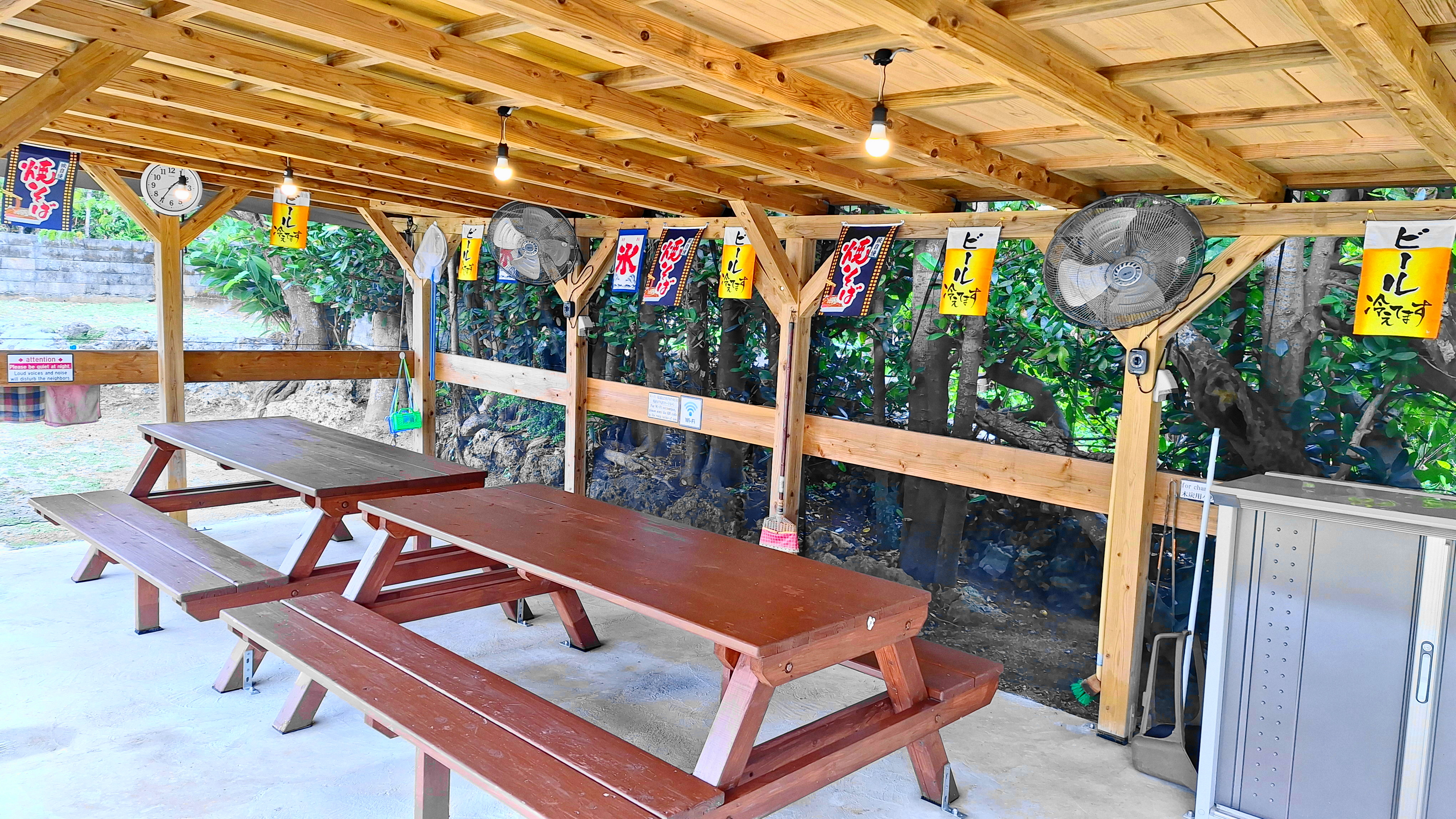 【バーベキュー設備、東屋】扇風機で夏も快適♪  バーベキュー器具はご自由にお使いください。